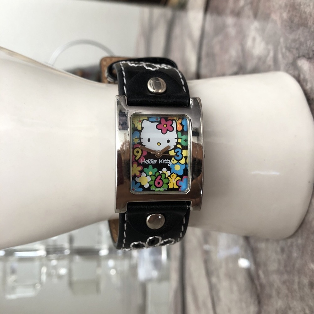 Hello Kitty leather flower watch